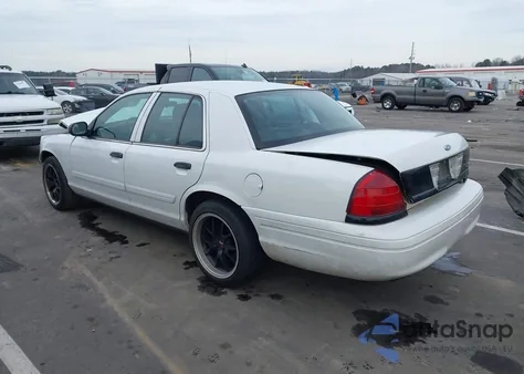 2011 Ford Crown Victoria Police Interceptor z USA, uszkodzony, nr VIN 2FABP7BV2BX159392